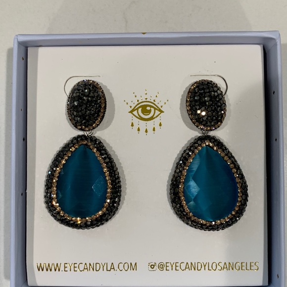 Nia Earrings - Picture 2 of 5